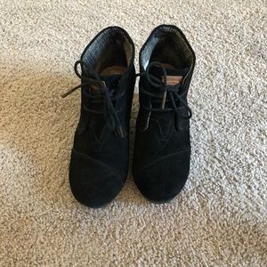 Suede TOMS wedge shoes